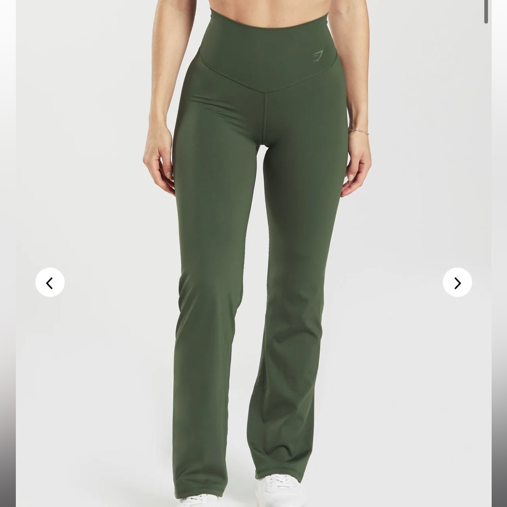 Gymshark Elevate Flared Leggings - Moss Olive